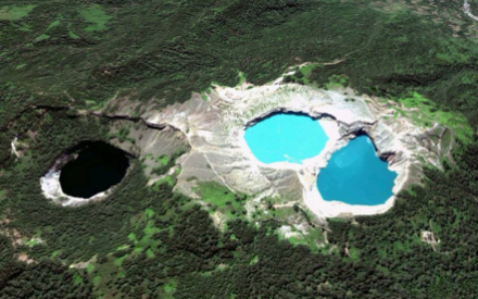 Уникальные и загадочные озера вулкана Келимуту