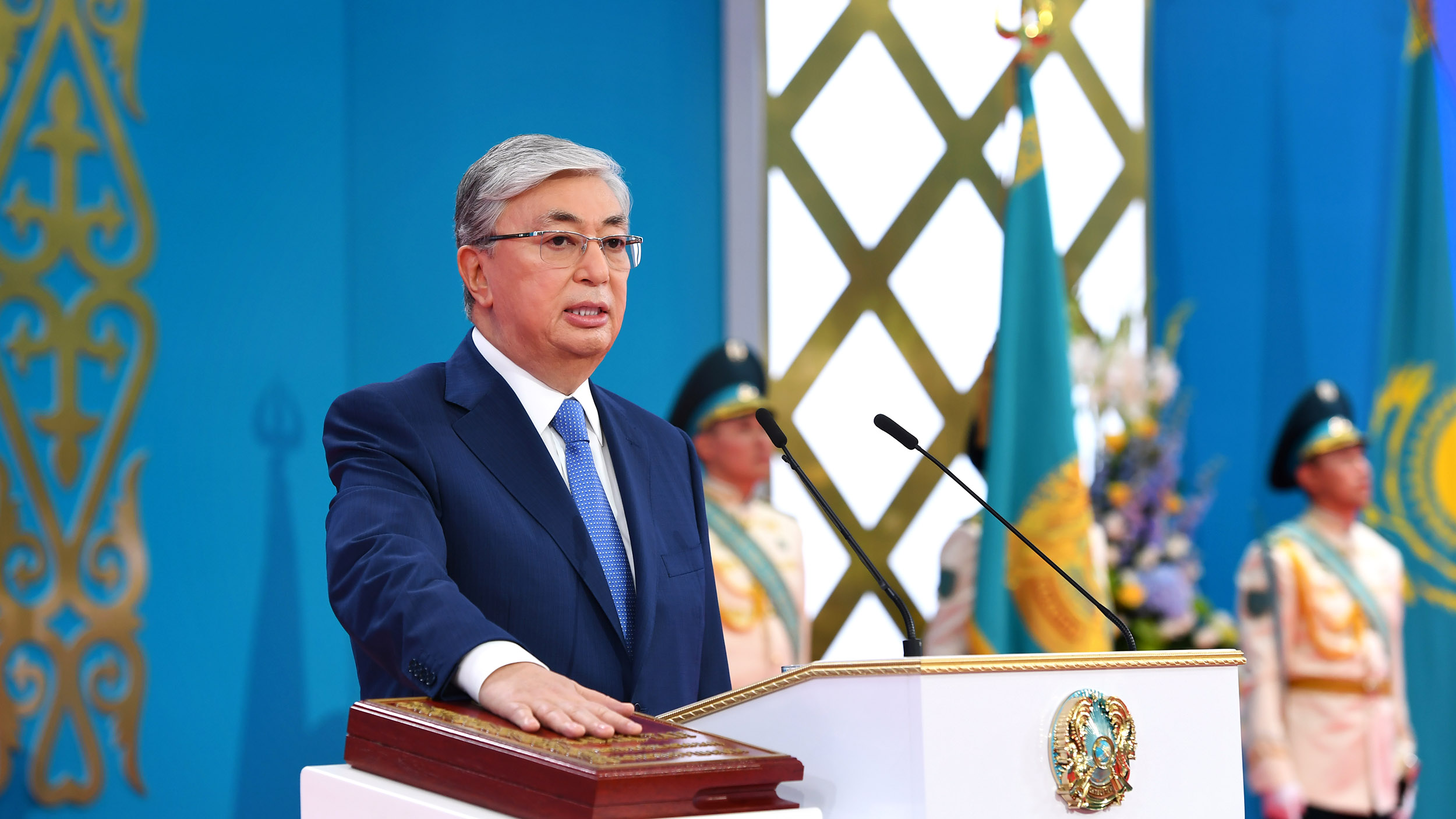 Как зовут 1 президента. Токаев и Назарбаев в 2019.