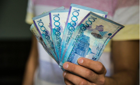 Большинство казахстанцев зарабатывают всего 58 тыс тенге