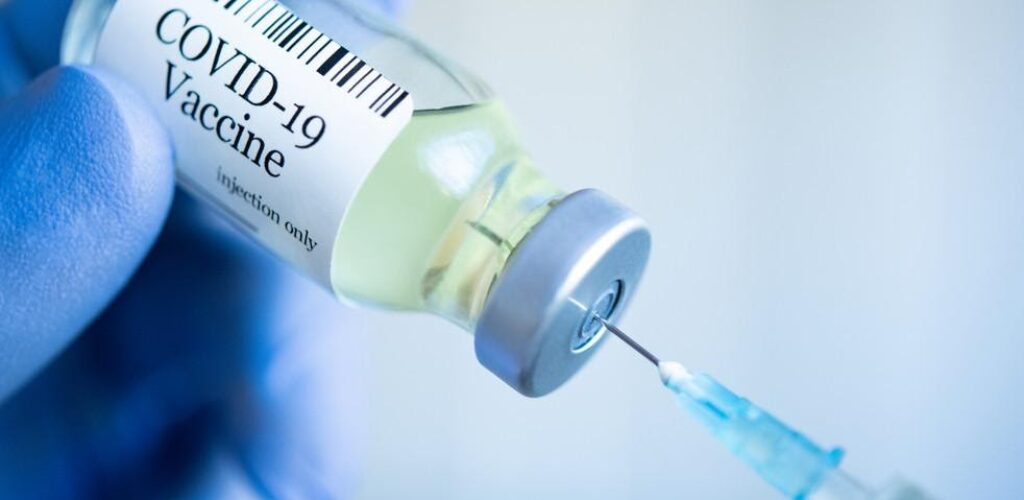 Эксперты рассказали о мифах и фактах по вакцинации против COVID-19