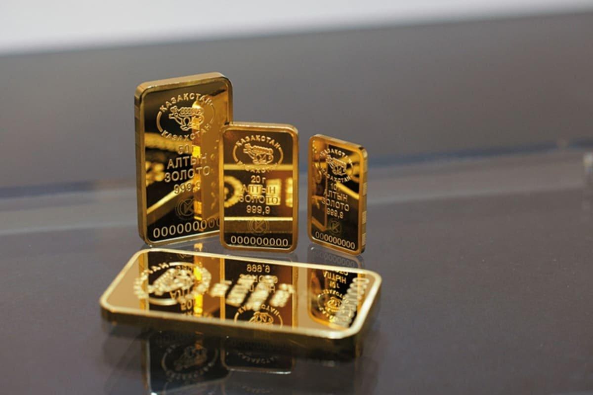Сколько золота в казахстане. Мерный слиток золота в Казахстане. Слиток золотой. Мерные золотые слитки. Золотые мерные слитки в банках.