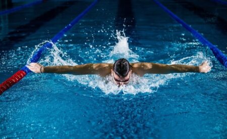 Как плавание укрепляет память и делает нас моложе
