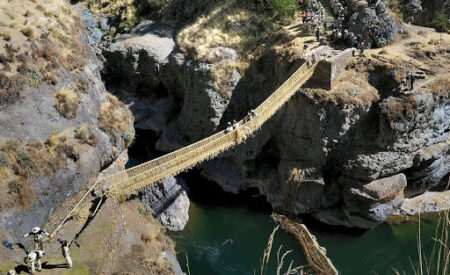 10 самых страшных мостов в мире, по которым вы точно не захотите пройти