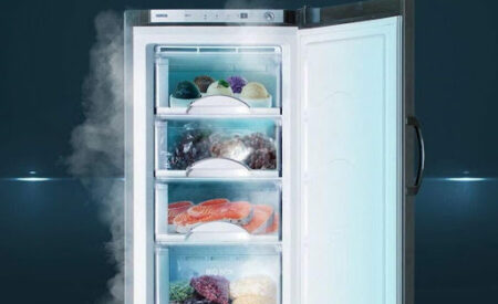 Почему в холодильнике есть свет, а в морозильнике – нет