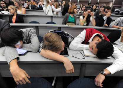 Почему на лекциях и собраниях часто хочется спать