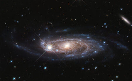 Телескоп «Хаббл» показал «неудавшуюся» галактику