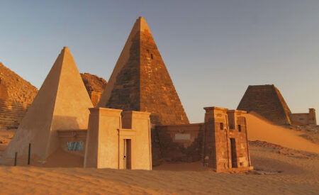 Google запустила виртуальную экскурсию по нубийским пирамидам
