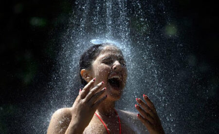 Поможет ли контрастный душ быть более энергичным и реже болеть