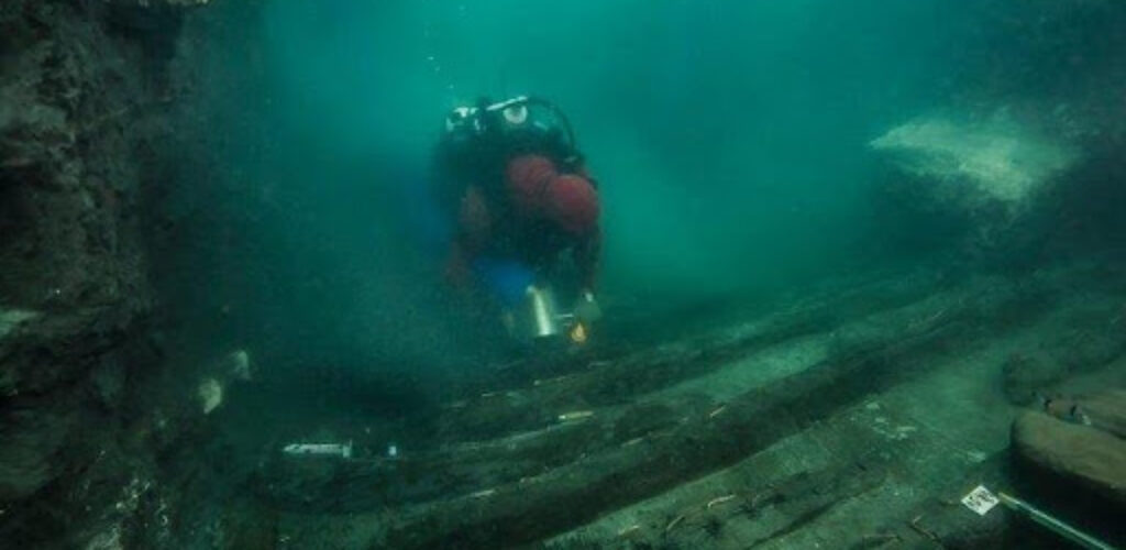 В Египте обнаружен древний затонувший корабль, полный сокровищ