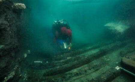 В Египте обнаружен древний затонувший корабль, полный сокровищ