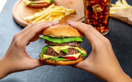 Феномен фастфуда: почему мы так любим жирную пищу