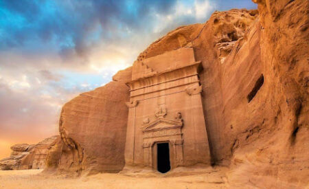3 загадочных места в Саудовкой Аравии. Как они появились посреди пустыни?