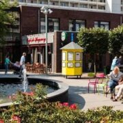 фото: https://hogeweyk.dementiavillage.com/